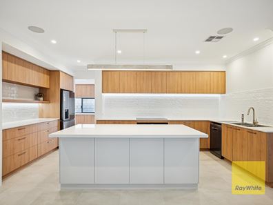 50 Waverton Crescent, Bushmead WA 6055