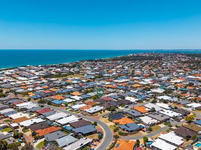 39 Waratah Circle, Halls Head WA 6210