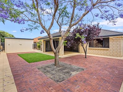 39 Waratah Circle, Halls Head WA 6210