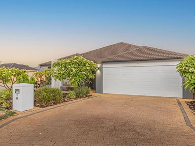 18 Copenhagen Drive, Hocking WA 6065