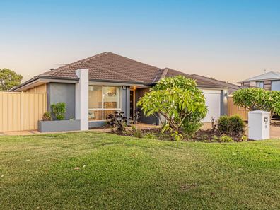 18 Copenhagen Drive, Hocking WA 6065