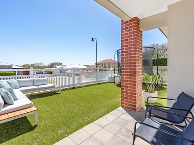 15 Possum Drive, Wannanup WA 6210