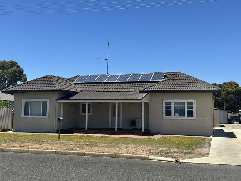 6 Forrest  Street, Katanning WA 6317