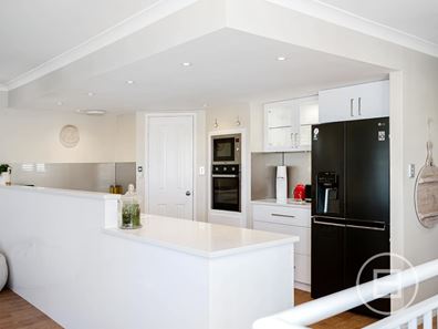 7 Tallas Road, Silver Sands WA 6210