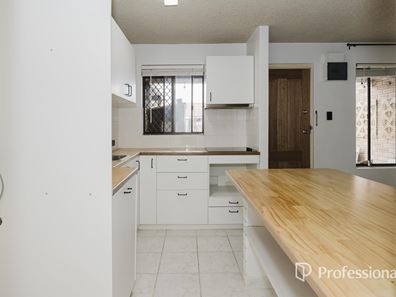 2/246 Flinders Street, Yokine WA 6060