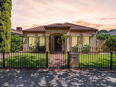 10 Woodlake Boulevard, Ellenbrook WA 6069