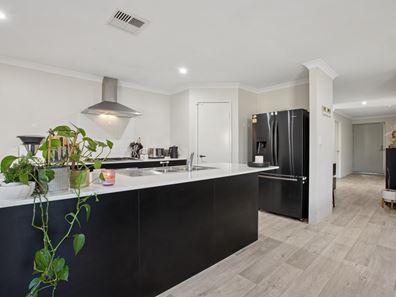 8 Pindipindi Loop, Byford WA 6122