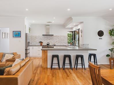 61 Woodland Drive, Burnside WA 6285
