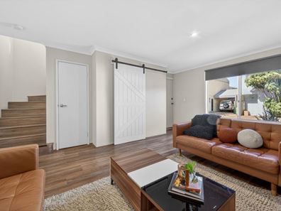 9/4 Stanbury Crescent, Morley WA 6062
