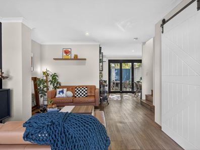 9/4 Stanbury Crescent, Morley WA 6062