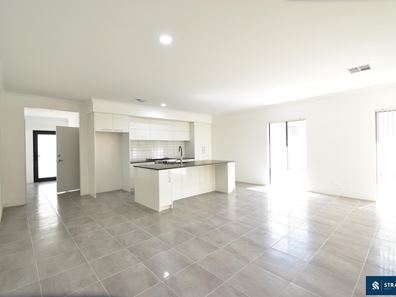 1 Strickland Street, Haynes WA 6112