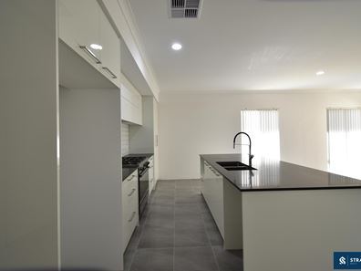1 Strickland Street, Haynes WA 6112