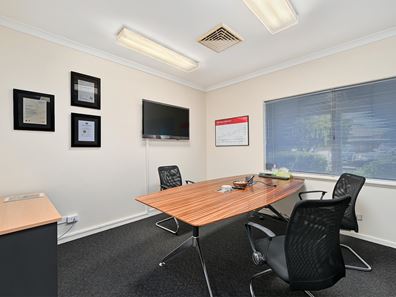Unit 2/4 Plaza Street, South Bunbury WA 6230