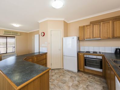 5 Hewby Court, Ledge Point WA 6043