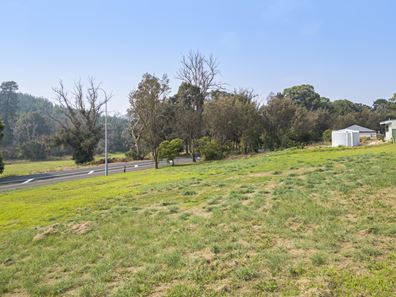 1 Hitchcock Drive, Nannup WA 6275