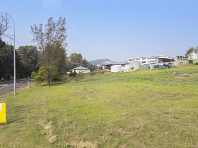 1 Hitchcock Drive, Nannup WA 6275