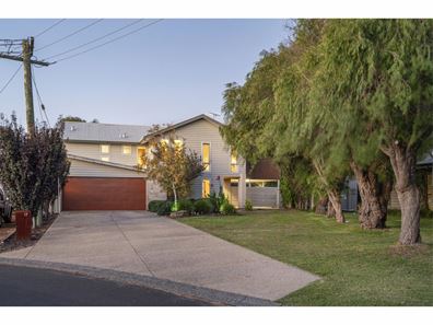 17 Ollis Street, Quindalup WA 6281