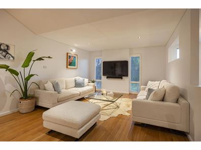 17 Ollis Street, Quindalup WA 6281