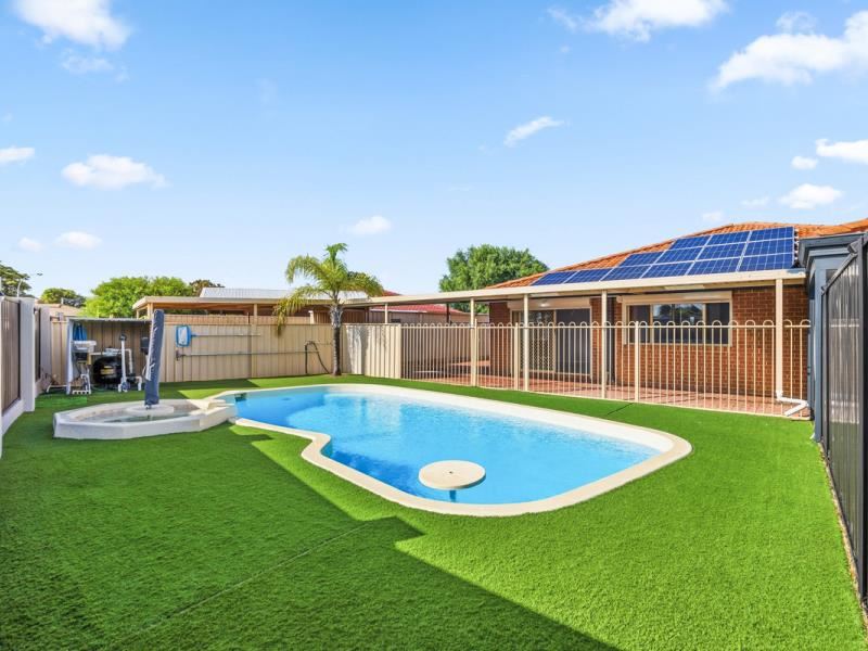 1 Limosa Glade, Warnbro WA 6169