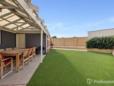 10 Toorie Place, Quinns Rocks WA 6030