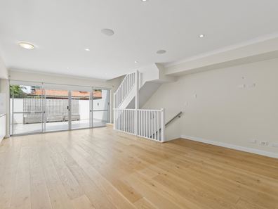 1/2 First Avenue, Applecross WA 6153