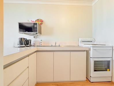 18/94 Simpson Avenue, Rockingham WA 6168