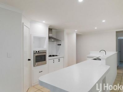 38 Mariners Cove Drive, Dudley Park WA 6210