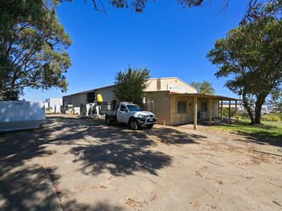 56 & 58 Dooley Street, Naval Base WA 6165