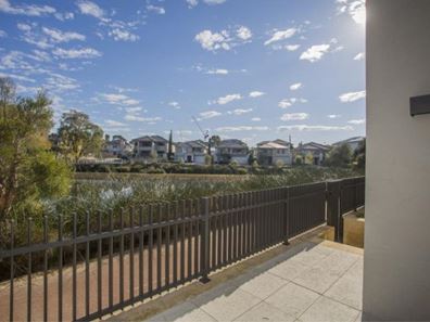 206/38 Cygnus Parade, Waterford WA 6152