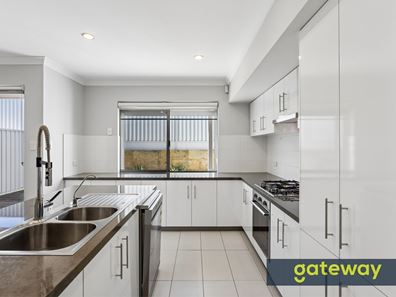 8/39 Edinburgh  Road, Forrestfield WA 6058