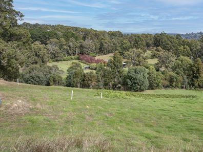 27 Yarri Brow, Kangaroo Gully WA 6255