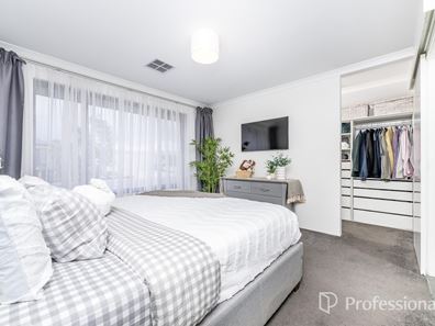 4 Prevelly Way, Eglinton WA 6034
