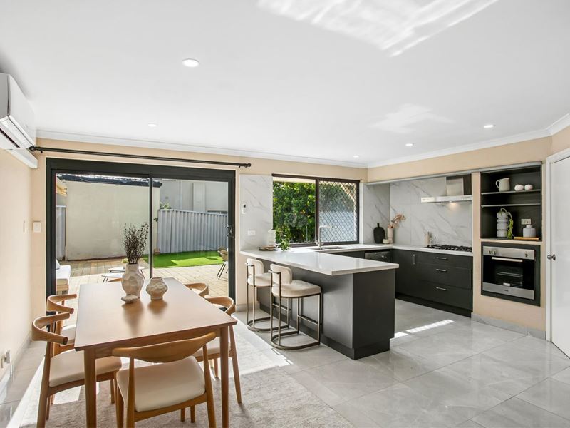28 Mount Henry Road, Salter Point