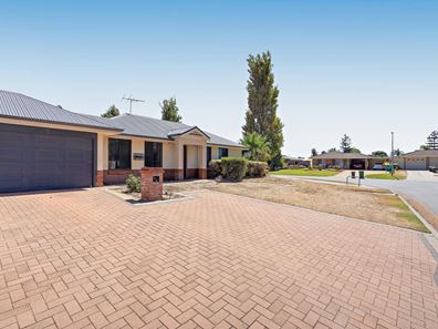 3/2 Moreton  Crescent, Warnbro WA 6169
