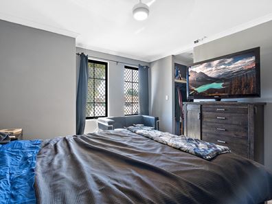 3/2 Moreton  Crescent, Warnbro WA 6169