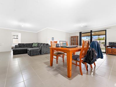 33 Lyrebird Loop, Seville Grove WA 6112