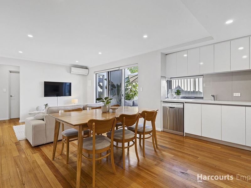 4/16 King George Street, Innaloo WA 6018