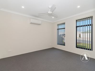 7A Kembla  Way, Lakelands WA 6180