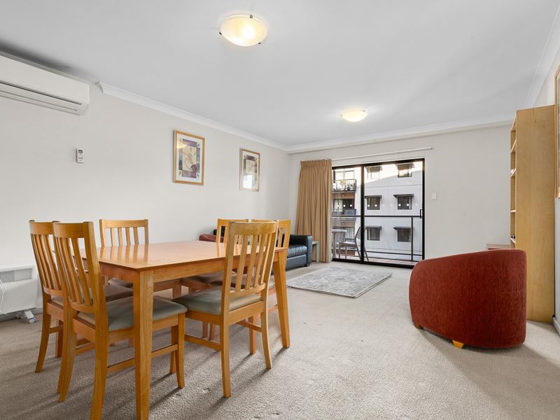 32/128 Mounts Bay Road, Perth WA 6000