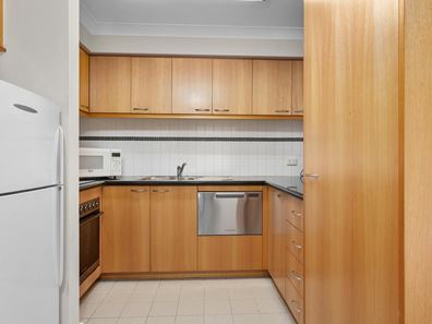 32/128 Mounts Bay Road, Perth WA 6000