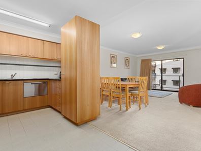 32/128 Mounts Bay Road, Perth WA 6000