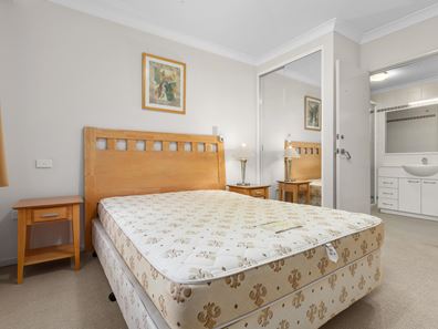 32/128 Mounts Bay Road, Perth WA 6000