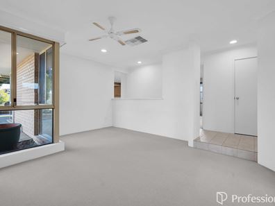 5 Blakemore Retreat, Huntingdale WA 6110