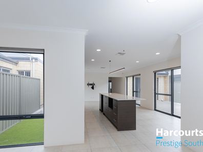 31 Fringed Way, Piara Waters WA 6112