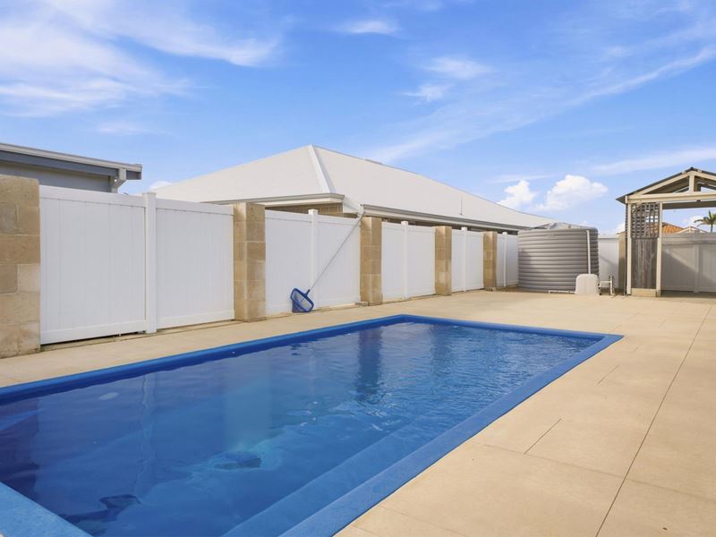 35 Crowtherton Street, Bluff Point