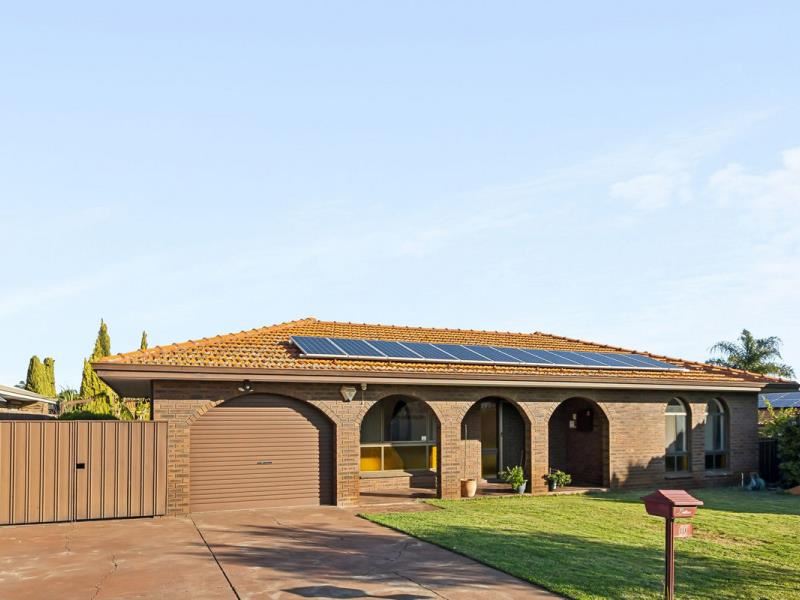 10 Farrell Place, Noranda WA 6062
