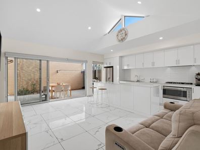 18B Mandalay Place, Craigie WA 6025