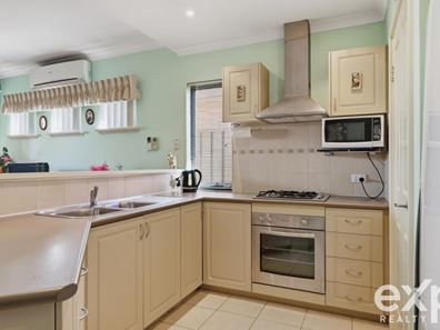 25/9 Bradbury Street, Rockingham WA 6168
