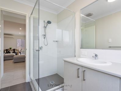 Room/4  91 Tindal Avenue, Beeliar WA 6164