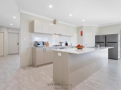 Room/4  91 Tindal Avenue, Beeliar WA 6164
